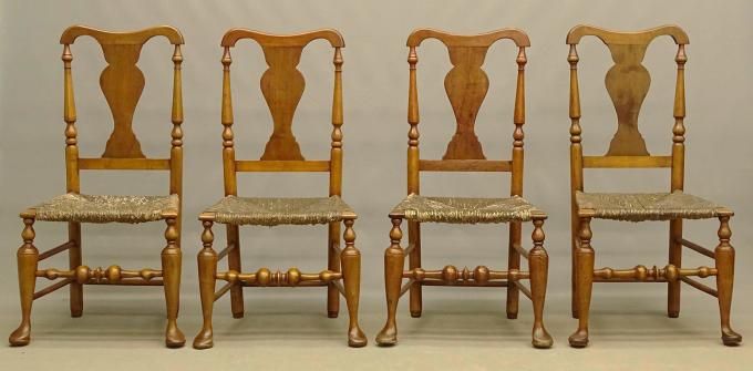 Set of 4 Hudson Valley Queen Anne Chairs