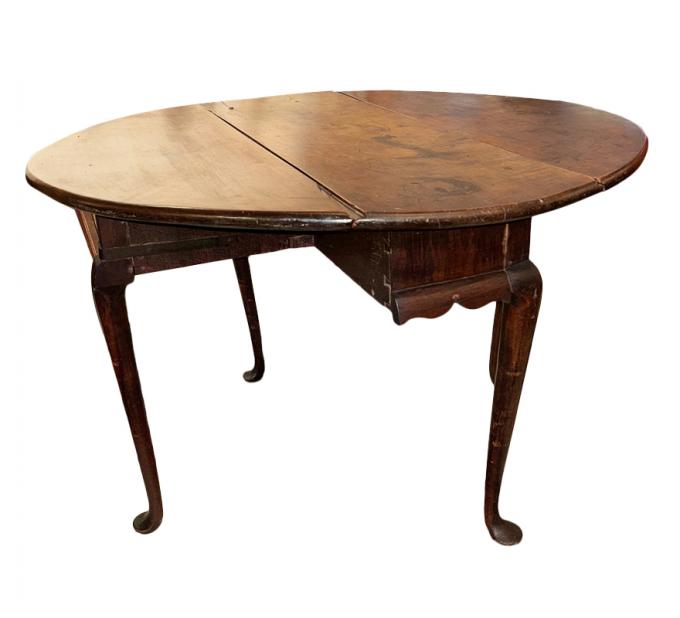 Queen Anne Drop-Leaf table